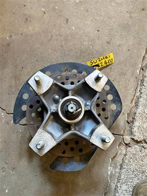 Suzuki LTZ 400 front hub