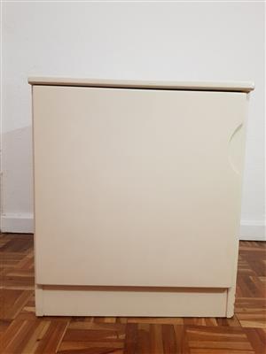 Small/Bedside cabinet