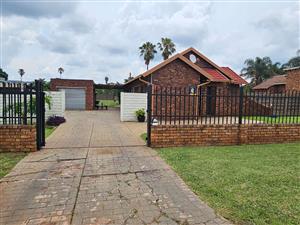 House For Sale in Karenpark & Ext