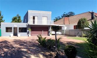 Modern Luxury Living – Your Dream Home Awaits!