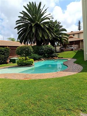 2 bedroom Apartment up for Rental in Fourways