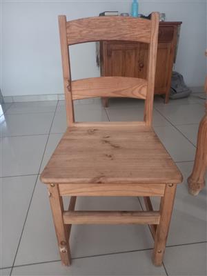 Piine dining table with 5 chairs