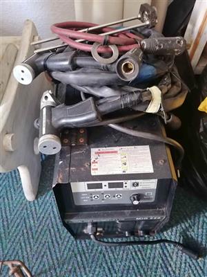 Mig 220, digital IGBT, Mig, MMA, Lift tig 2 x stud guns Please read description