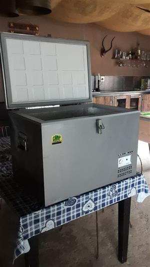 campmaster 85 l dual fridge freezer