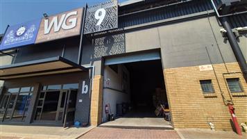 High-Exposure Warehouse & Office Suite