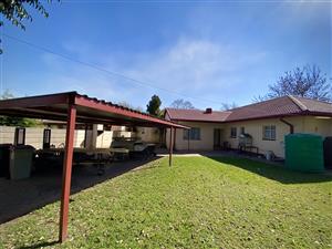 Gorgeous, Warm, Opulent Living With A Fabulous Feel