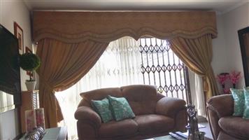 Curtains and pelmets
