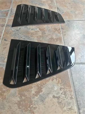 Golf 7 gloss black plastic  right rear and left rear  passenger window covers
