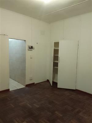 LOVELY BACHELOR FLAT AVAILABLE IMMEDIATELY – VANDERBIJLPARK CW3