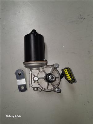 RENAULT & NISSAN NP200 WIPER MOTOR FOR SALE 