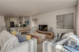 Townhouse For Sale in Mill Park