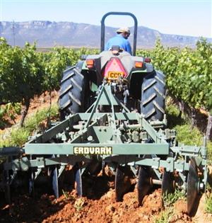 New Erdvark DTS tandem mounted disc harrows