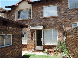 Townhouse For Sale in Glenvista