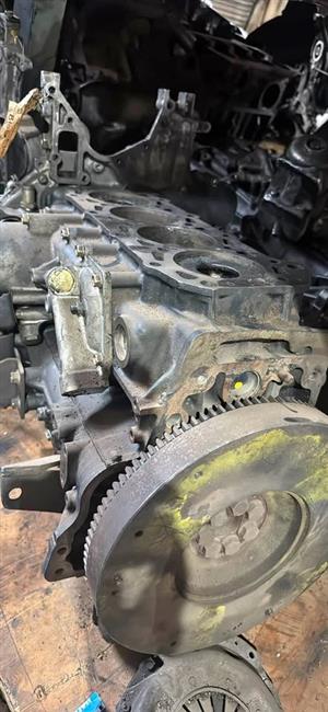 Nissan ZD30 Sub. Block with pistons and crank and oil pump with sump