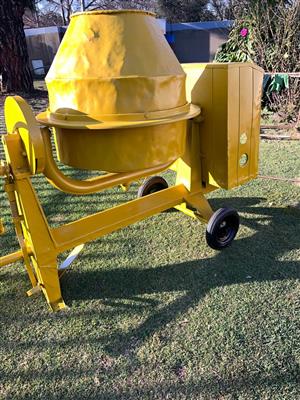 Concrete mixer with petrol engine
