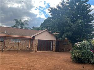 House For Sale in Flora Park