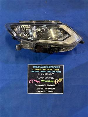 Nissan X-Trail T32 Headlight Right