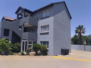 Townhouse For Sale in Linmeyer