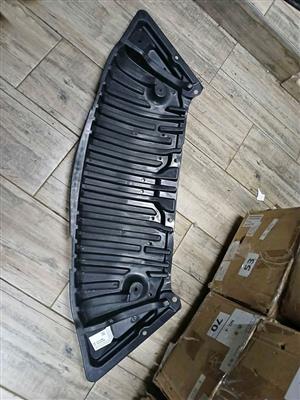 Mercedes benz W204 bumper splash cover