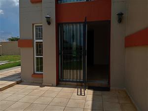 2 Bedroom ground floor Townhouse to rent in Ormonde View Estate