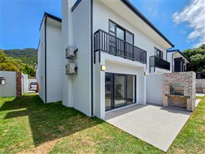 Apartment Rental Monthly in Hout Bay Central