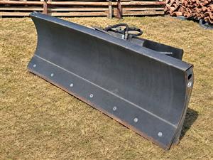 BARGAIN – M3 2.1M HYDRAULIC SKID-STEER DOZER BLADE 