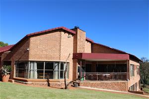 Bushveld Elegance Meets Smart Investment Potential