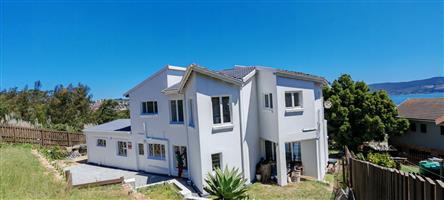 Flexible layout and newly renovated