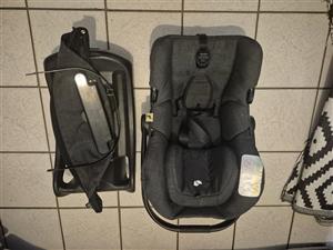 Joie baby seat with Isofix base