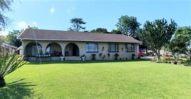 Comfortable neat family home!