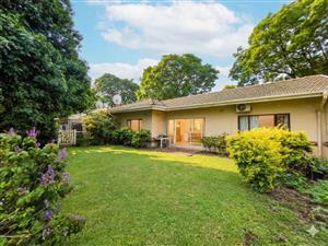 Townhouse For Sale in Waterfall