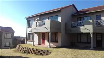 Mondeor 2bedroomed townhouse to rent for R6500