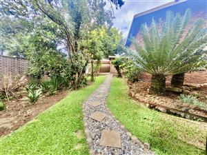 Entertainer’s Dream Home for the Modern Family – Waterkloof Glen