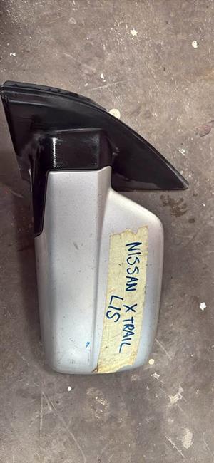 Nissan xtrail 2006 left mirror