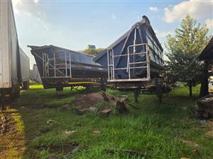 FOR SALE: 2 x 2015 Afrit Side Tipper trailers