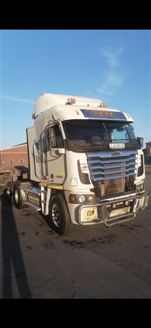 2015 Freightliner Argosy Isx 500 low mileage 