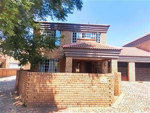 Modern 2 Bedroom Townhouse For Sale