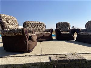BRAND NEW!!!!  4 PIECE LOUNGE SUITE reduced to sell  