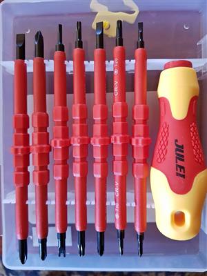 8PCS PROFESSIONALMULTI-PURPOSE SCREWDRIVER SERIES.