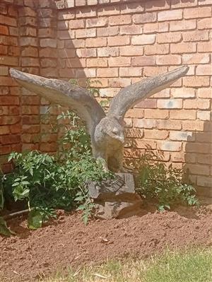 Beautiful Eagle Garden Statue