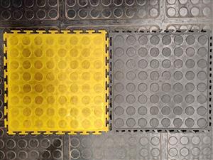 PVC Interlocking Tiles - 330x330x8mm