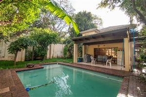 Beautiful 3 Bedroom Home with a Pool and Staff Quarters!