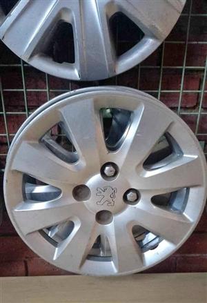Peugeot wheel caps