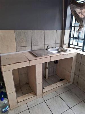 2 Bedroom Cottage To Let – 7th Avenue, Bez Valley, Johannesburg