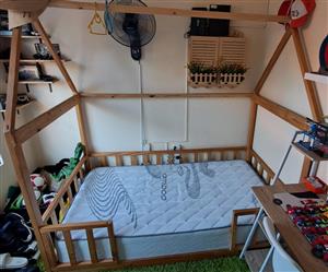 De Novo Sleepapedic Double Bed and Kids wooden base for sale