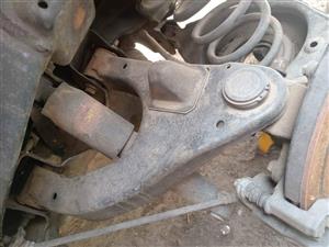 Nissan Pathfinder 2005 4.0 left rear upper control arm