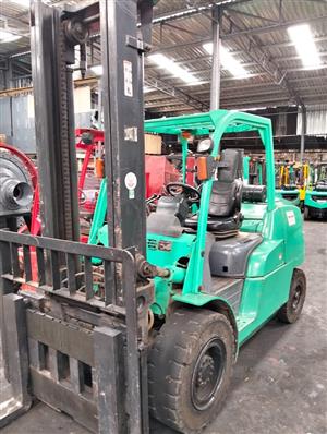 2015 Mitsubishi 5 ton  Diesel