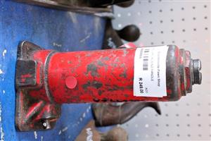 RED CAR JACK NO HANDLE S066996A