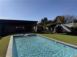 Stunning pet friendly duplex in secure complex!