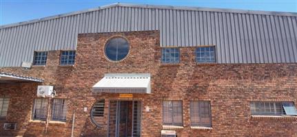 Silvertondale Industrial Warehouse To Let — 1140m²